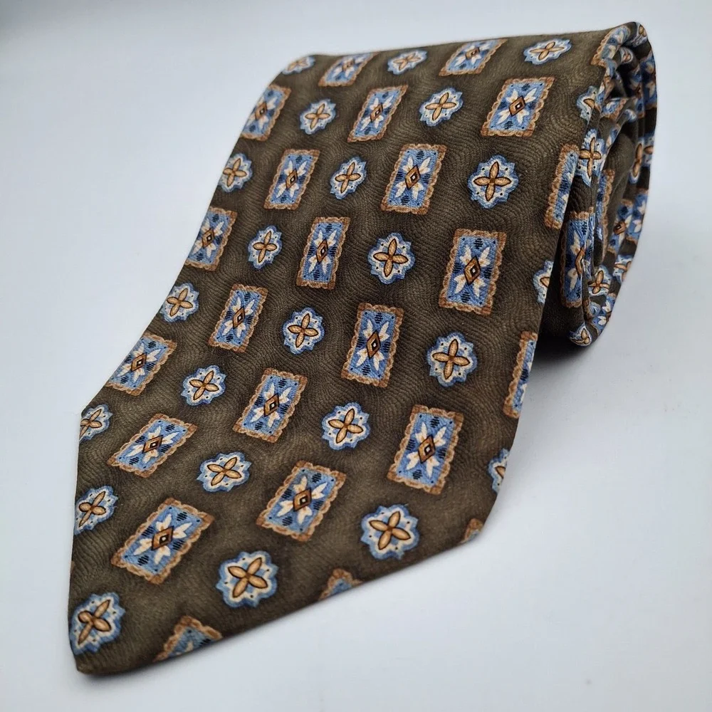 Jos. A. Bank Brown Blue Hand‎ Made 100% Silk Made In USA Rectangular Medallions